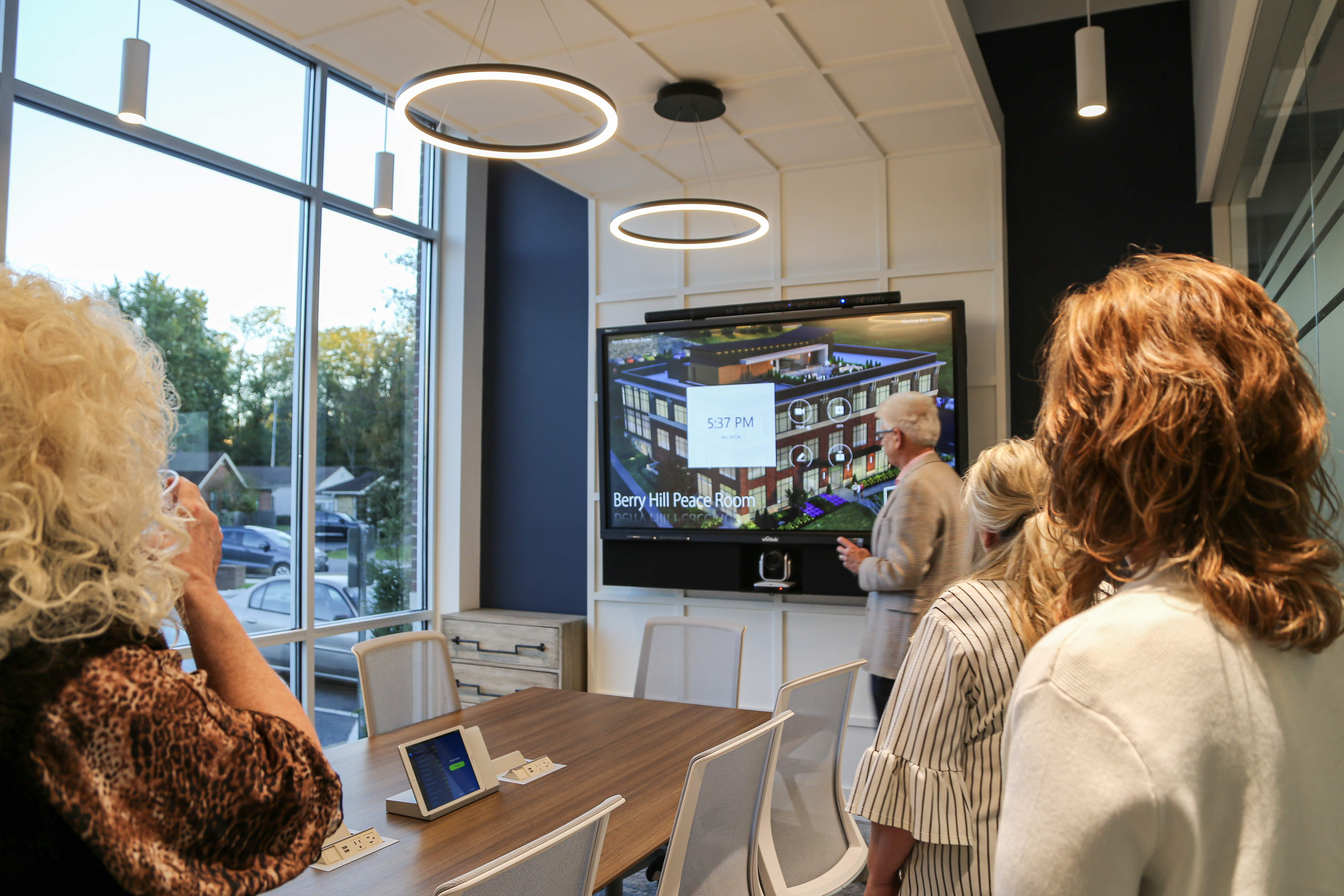 Dedicated home theater by MVIS