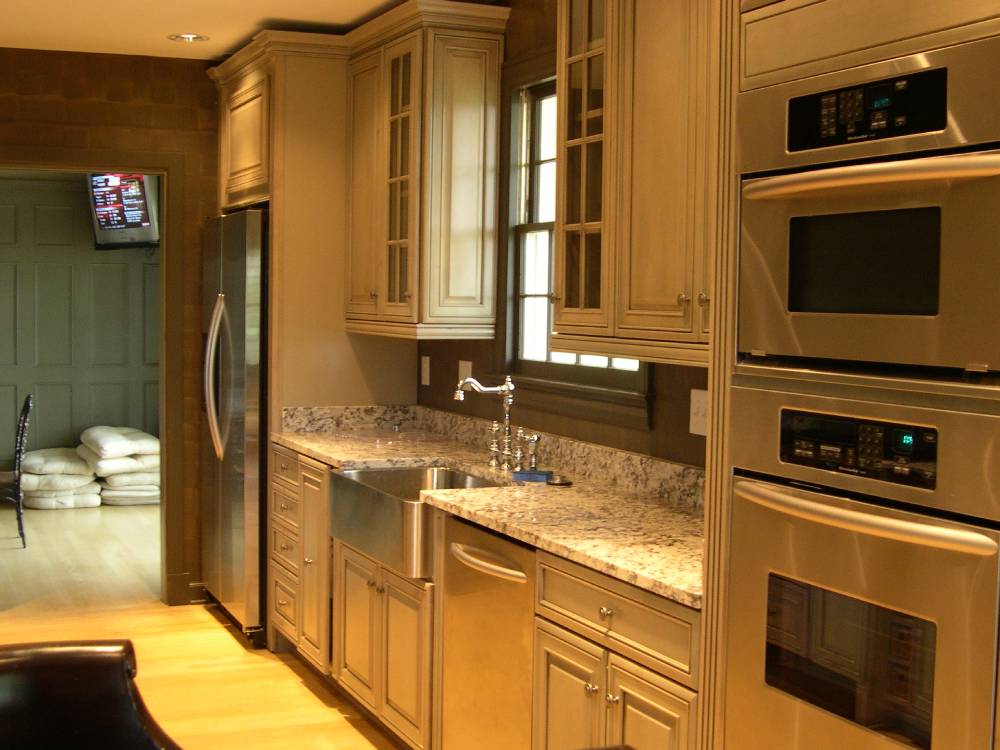 Minimalist media wall