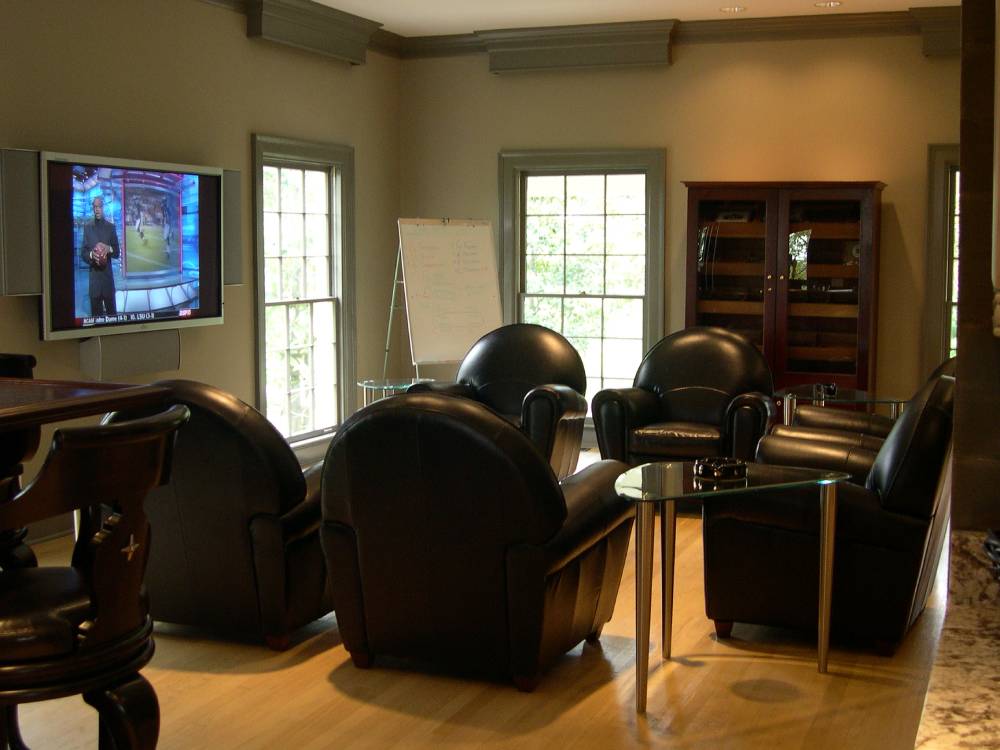 Minimalist media wall